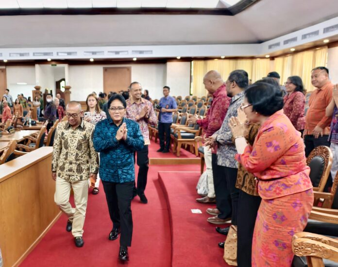 I Nyoman Giri Prasta membahas RAPBD Bali 2027 dan alokasi anggaran pendidikan.