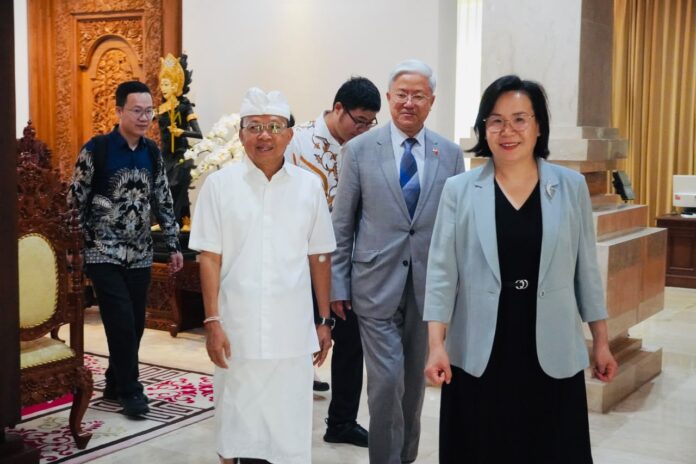 Wayan Koster menerima delegasi Ningxia Tiongkok di Jayasabha