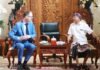 Koster Terima Dubes Swiss, Bahas Investasi dan Lingkungan Gubernur Bali Wayan Koster bersama Duta Besar Swiss Konstantin Obolensky dalam pertemuan di Jayasabha, Denpasar.