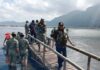 Wayan Koster bersama Pangdam IX/Udayana meninjau Danau Batur menggunakan perahu karet di Bangli.