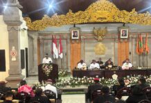 Fraksi Gerindra Tabanan: APBD 2027 Harus Terasa Manfaatnya I Wayan Wiryadana membacakan pandangan Fraksi Gerindra tentang APBD Tabanan 2027