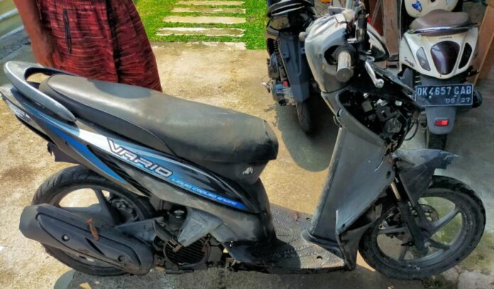 Kecelakaan motor Vario terjun ke sungai di Jembatan Gelagah Marga Tabanan
