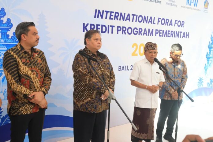 Gubernur Bali Wayan Koster dalam forum internasional kredit program pemerintah untuk penguatan pembiayaan UMKM.