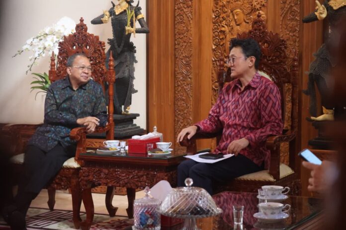 Gubernur Bali Wayan Koster bertemu Duta Besar Korea Selatan Yoon Soon-gu di Jayasabha, Denpasar.