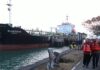 Koster Desak Pertamina Percepat Distribusi BBM, 92 SPBU Jadi Prioritas Gubernur Bali Wayan Koster dan Dirut Pertamina Simon Aloysius Mantiri meninjau fasilitas distribusi BBM di Pelabuhan Benoa.