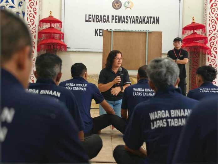 Kegiatan pelatihan kepemimpinan dan kreativitas bagi warga binaan Lapas Kelas IIB Tabanan bersama Yayasan Putra Pemenang