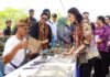 Selvi Gibran Kunjungi Tenganan, Dukung Pelestarian Tenun Geringsing Selvi Gibran Rakabuming dan Putri Koster dalam kunjungan pelestarian tenun geringsing di Desa Adat Tenganan, Karangasem.