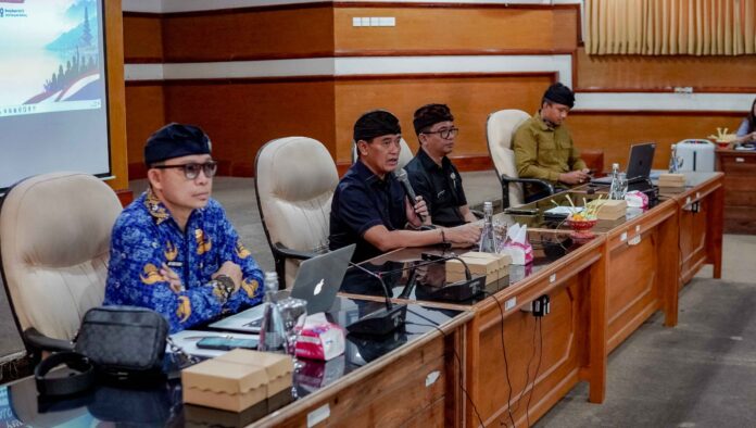 Wabup Buleleng Gede Supriatna membuka Dialog Pemuda 2026